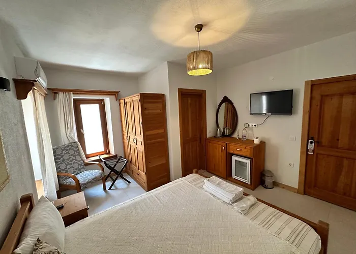 Eski Ξενοδοχείο